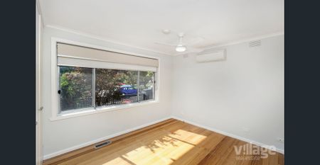 IDEAL LOCATION! - Photo 5