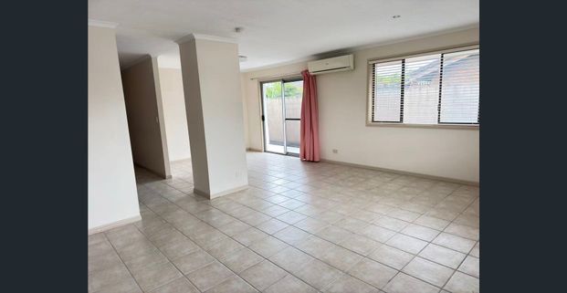 Lovely 3 bedroom family house in the heart of Bundall - Photo 1