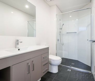 2 Bedroom Apartment in Great Location! - Photo 4