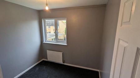 3 bedroom semi-detached house to rent - Photo 5