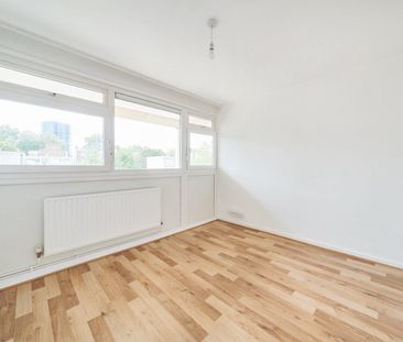 Dorset Road, London, SW8 - Photo 2