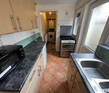 Chaucer Street, Lawrence Street - P1937 - Photo 2