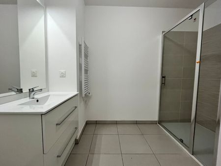 Location Appartement 2 pièces 48m² BORDEAUX 33000 - Photo 4