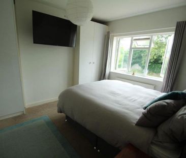 3 bedroom semi-detached house to rent - Photo 6