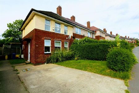 3 bedroom end of terrace house to rent - Photo 3