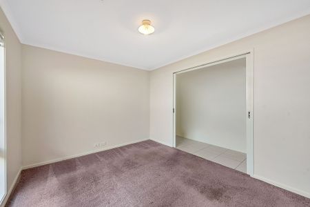 Large Modern Family - 20 Minutes to CBD - Photo 4