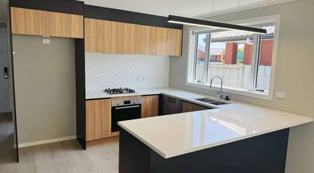 Brand New Three bedrooms in sought-after Flagstaff - Photo 2