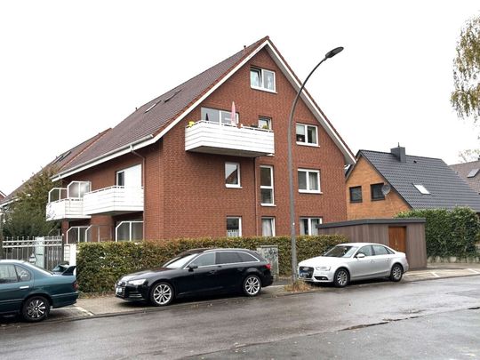 Schöne 3 Zimmer Etagenwohnung mit Balkon und Carportstellplatz! - Foto 1