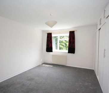 Fircroft Court, Woking - Photo 1