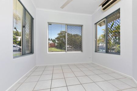 FAMILY HOME IN GUNN - Photo 2