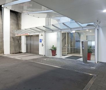 Oriental Parade Living - Photo 1