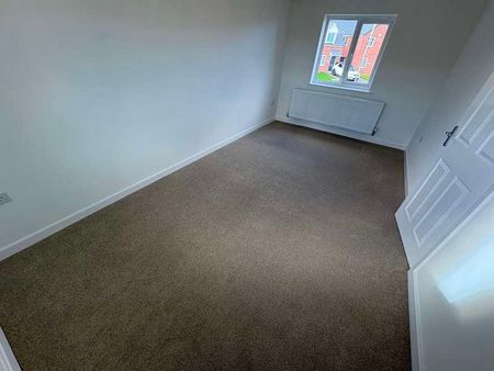 Crown Gardens, Mansfield, NG19 - Photo 4