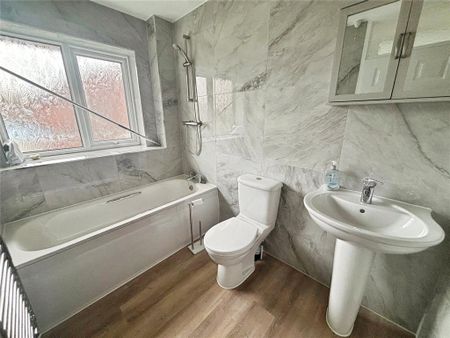 3 bedroom semi-detached house to rent - Photo 4