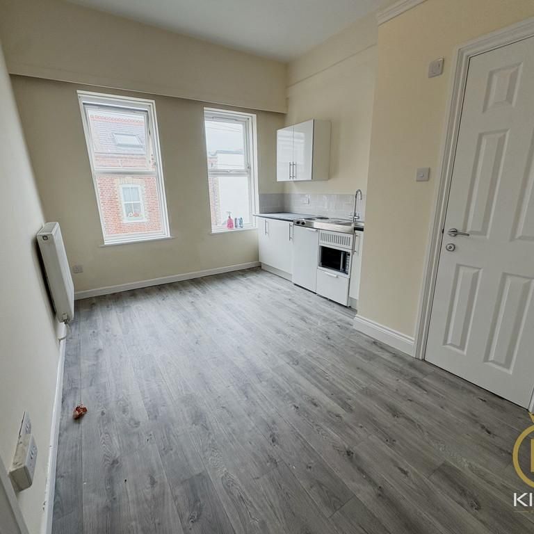 Studio to rent - Photo 1