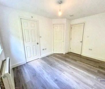 4 bedroom flat to rent - Photo 5