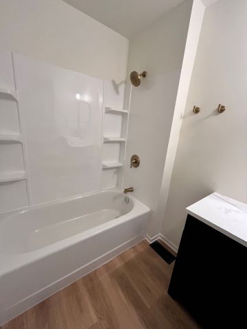 For Lease - 108 Scott Street Unit# 3, St. Catharines, Ontario - Photo 3