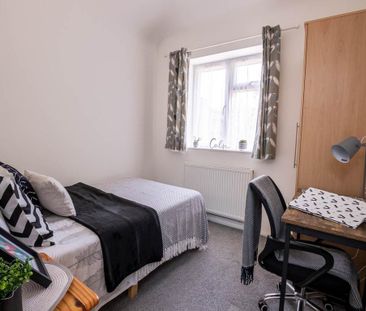 6 bedroom house to rent - Photo 2