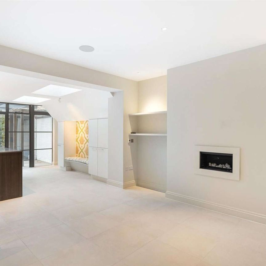 Caithness Road, Brook Green, London, W14 0JA - Photo 1