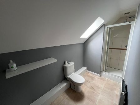 2 bedroom maisonette to rent - Photo 3