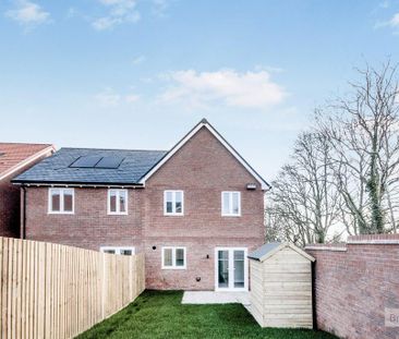 3 bedroom semi-detached house to rent - Photo 6