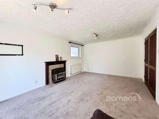 Whitebeam Gardens, Farnborough, GU14 - Photo 1