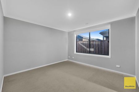 Luxury Living, Prime Location & Ultimate Convenience in Emerald Park Estate.. - Photo 4