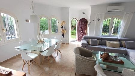 Casa o chalet de alquiler en Oliva Nova - Foto 2