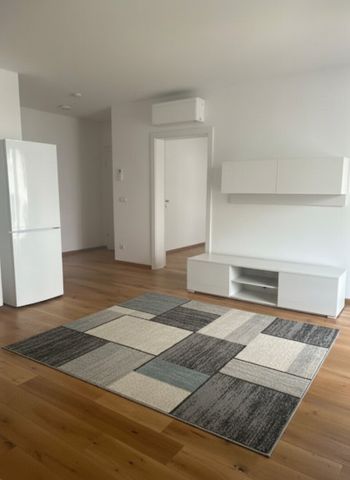 Traumhafte neuwertige 2-Zimmer-Wohnung mit großem Balkon in erstklassiger Lage! - Foto 2