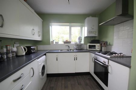 3 bedroom flat to rent - Photo 2