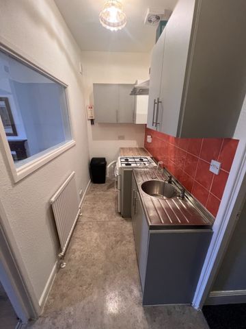 Walsgrave Road, Stoke, Coventry - - Photo 5