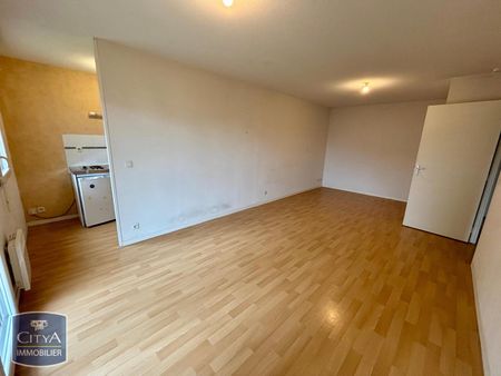 Location Appartement 2 pièces 48m² CHATEAUROUX 36000 - Photo 2