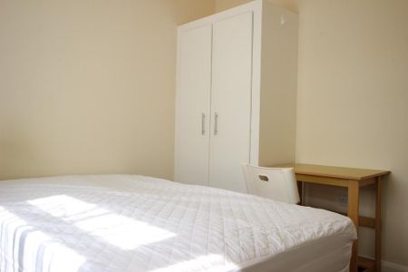 6 bedroom semi-detached house to rent - Photo 3