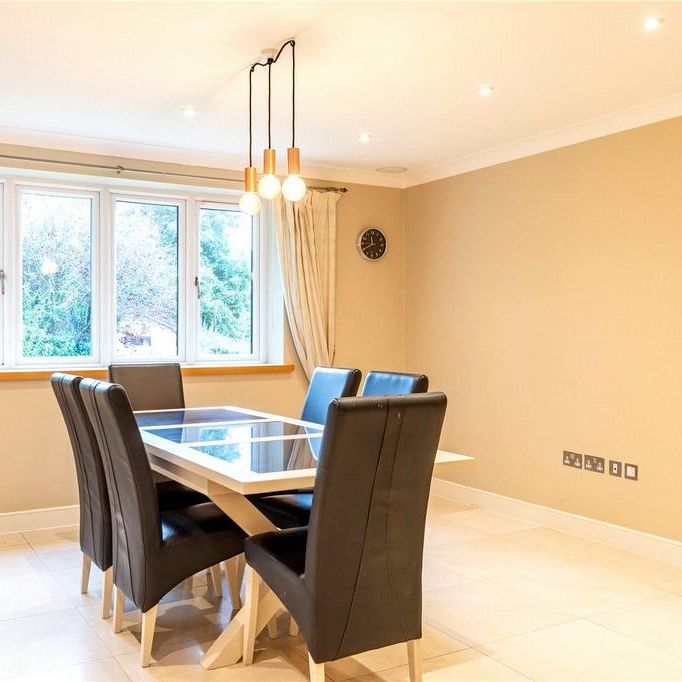 5 bedroom detached house to rent - Photo 1