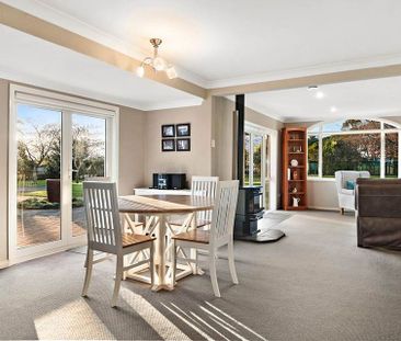 Charming 4BR Pukekohe Family Home - Photo 5