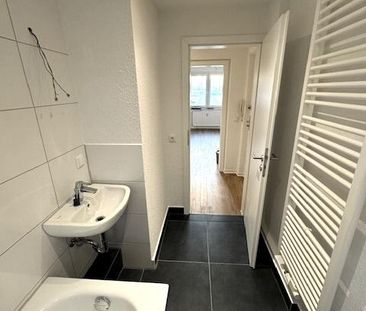 Zum Verlieben: 3-Raum-Wohnung in kompletter Sanierung mit Süd-Balkon - Photo 3