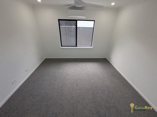 Fully Fenced & Pet Friendly Stylish & Spacious Home in the Northern Beaches!! - Photo 1