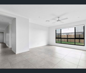 Simply Stunning in Nikenbah - Light Bright and Airy + Ducted Air Con - Photo 1