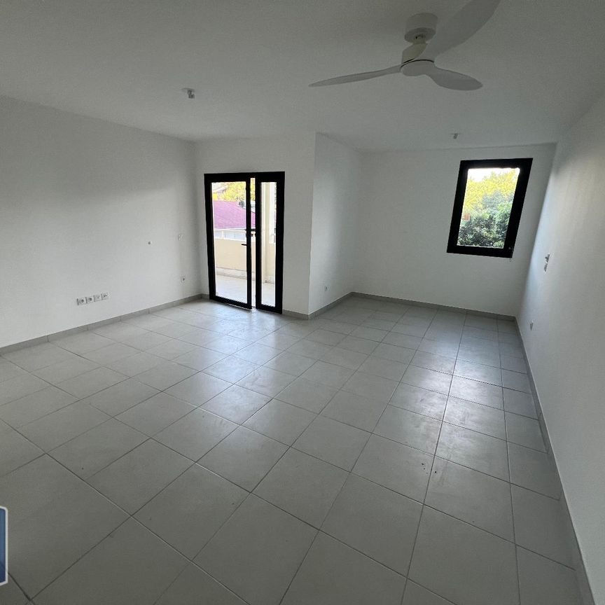 Location Appartement 1 pièce 41m² LE TAMPON 97430 - Photo 1