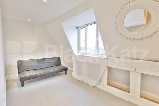 3 bed 2 bath perfect for sharers located and within a short walk to transport - Photo 1