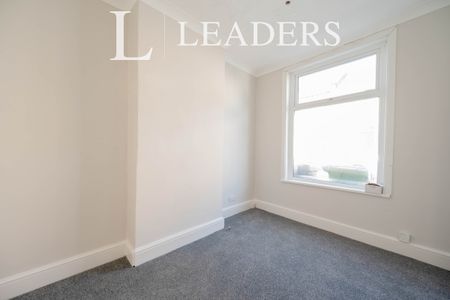 3 bedroom house to rent Trevor Road, Southsea, PO4 - Photo 5