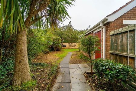 60 Rugby Avenue, Bangor, BT20 3PZ - Photo 2