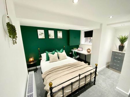 Talbot Terrace (Room 1), Burley, Leeds - Photo 3