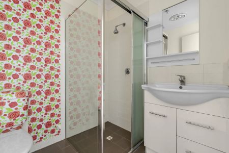 Unfurnished 3 bedroom unit, located next to UniSA Magill Campus - Photo 3