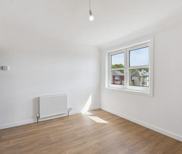4 bedroom terraced house to rent - Photo 2