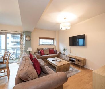 2 bedroom flat to rent - Photo 3