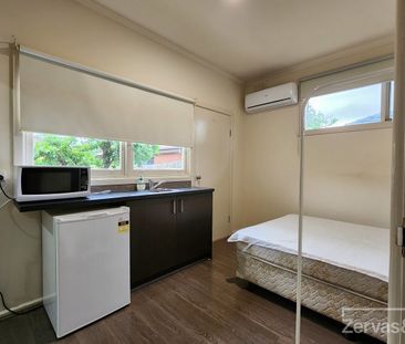 1/4 Stewart Road, Oakleigh East, Vic 3166 - Photo 3