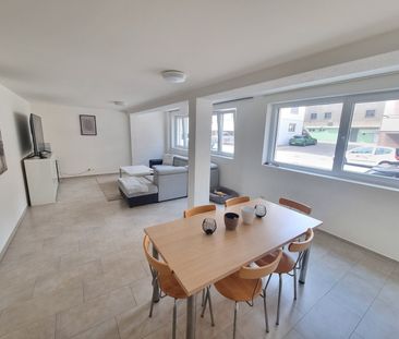 Appartement lumineux de 2,5 pièces au rez-de-chaussée dans un empla... - Foto 2