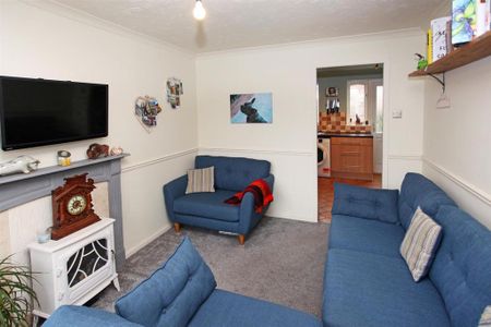 2 bedroom terraced house to rent - Photo 2