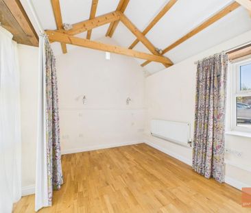 2 bedroom barn conversion to rent - Photo 3