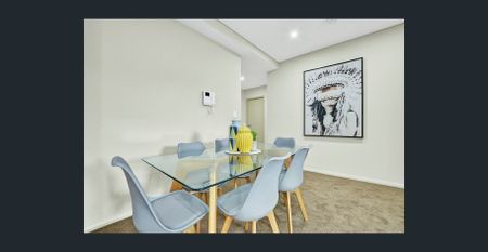 JUST TOUCHED DOWN IN GRANVILLE - MINUTES WALK TO GRANVILLE STATION - Photo 2